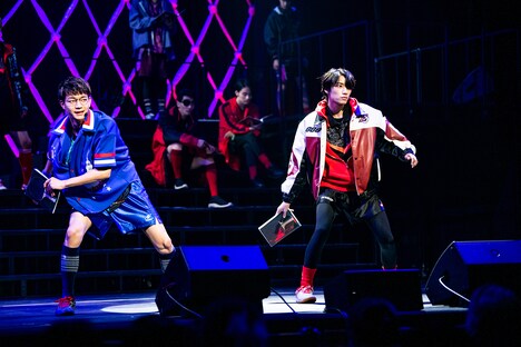 伊藤俊介（吉澤要人）と鬼庭元吉（柴崎楽）。