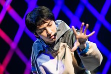 ギフテッド「スターゲイザー心眼バージョン」を発動する桂光太郎（古川毅）。