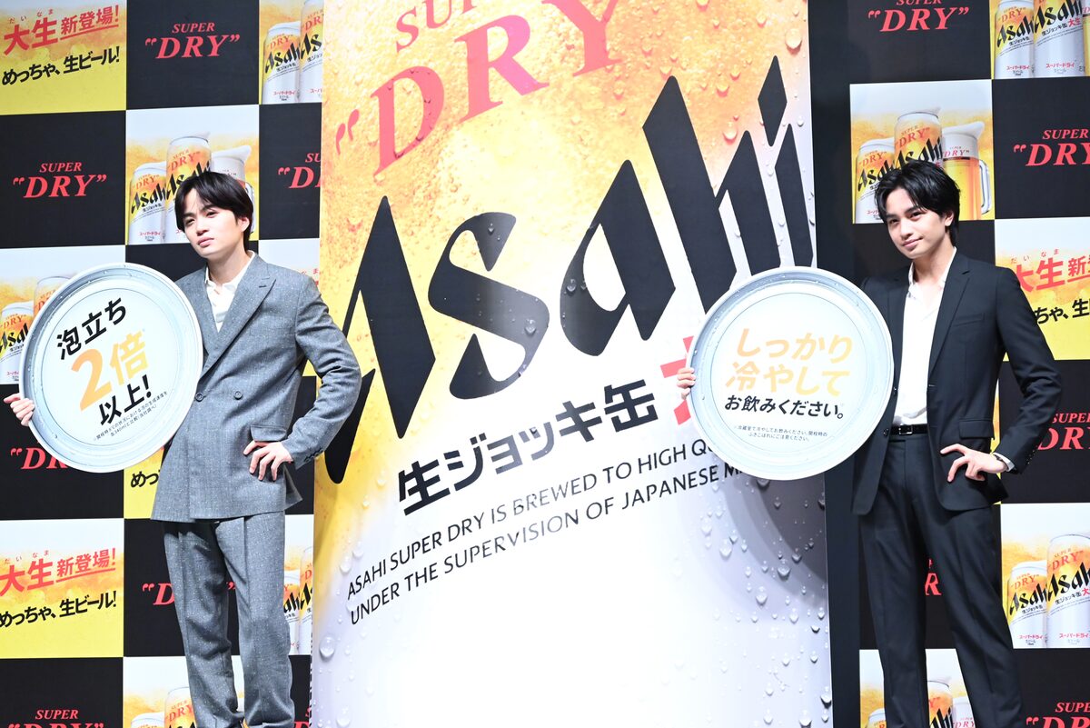 ポーズをキメるsexy Zoneの菊池風磨 左 と中島健人 右 中島健人 Sexy Zoneが大きくなるほど多くの方を幸せにできる 菊池風磨は 変な意味じゃないよね 画像ギャラリー 2 3 音楽ナタリー