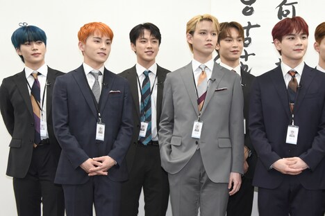 左から木全翔也、川西拓実、河野純喜、白岩瑠姫、與那城奨、豆原一成。