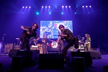 「UNICORN緊急特番 ～5人でノリノリ35祭～」の様子。（撮影：三浦憲治［ライトサム］）