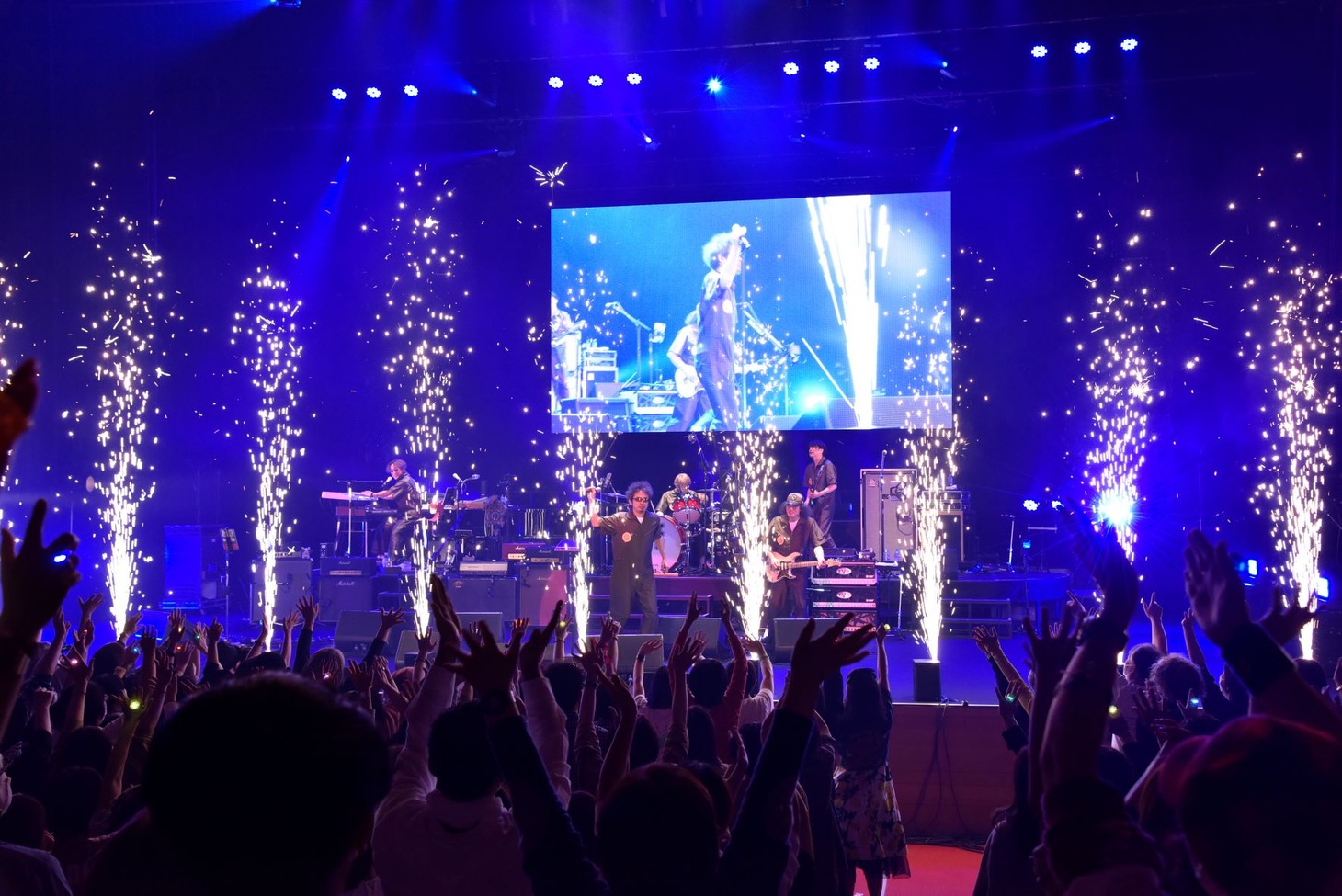 「UNICORN緊急特番 ～5人でノリノリ35祭～」の様子。（撮影：三浦憲治［ライトサム］）