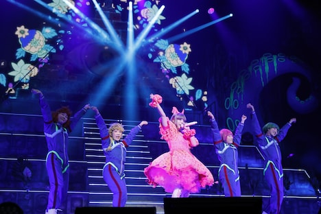 「きゃりーぱみゅぱみゅ 10th ANNIVERSARY JAPAN TOUR 2022 -TOUR FINAL- UMA 105」の様子。（Photo by AKI ISHII）