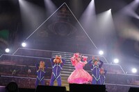 「きゃりーぱみゅぱみゅ 10th ANNIVERSARY JAPAN TOUR 2022 -TOUR FINAL- UMA 105」の様子。（Photo by AKI ISHII）