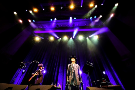 吉田山田「吉田山田デビュー13周年記念ライブ」の様子。（撮影：白石達也）