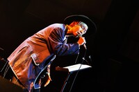 山田義孝（Vo）（撮影：白石達也）