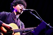吉田結威（G, Vo）（撮影：白石達也）