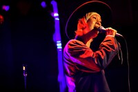 山田義孝（Vo）（撮影：白石達也）