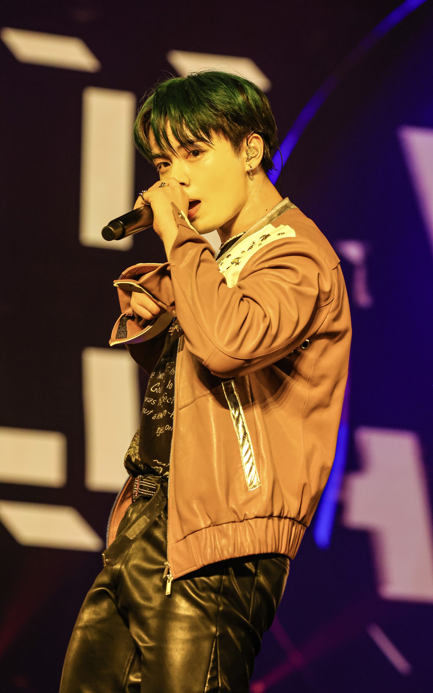 鶴房汐恩 (c)LAPONE ENTERTAINMENT