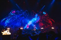 THE ORAL CIGARETTESとKamui。（撮影：ハタサトシ）