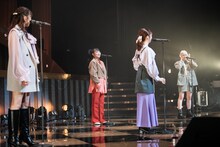 「私立恵比寿中学 柏木ひなたプロデュース企画『35710～わたしたち10年選手～』」の様子。