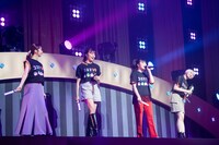 「私立恵比寿中学 柏木ひなたプロデュース企画『35710～わたしたち10年選手～』」の様子。