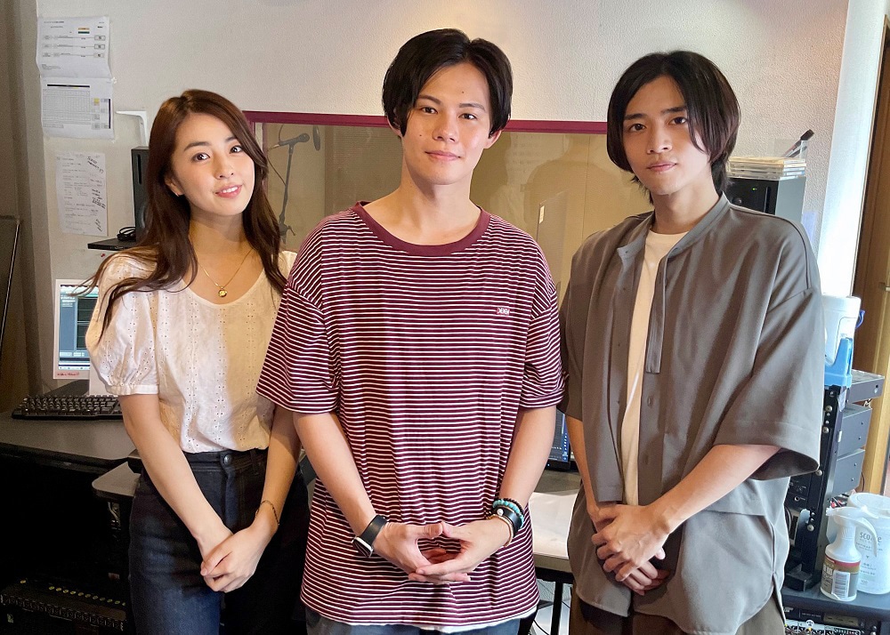 左から柳ゆり菜、小笠原海（超特急）、飯島寛騎。
