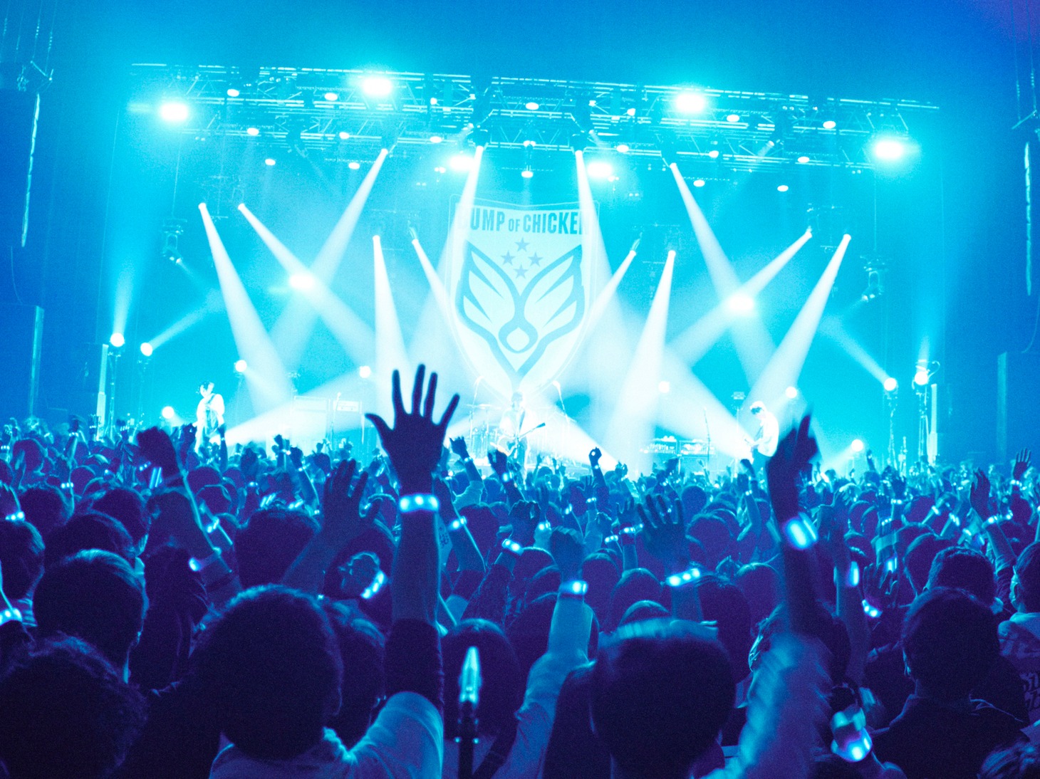「BUMP OF CHICKEN TOUR 2022 Silver Jubilee」初日公演の様子。（撮影：太田好治）