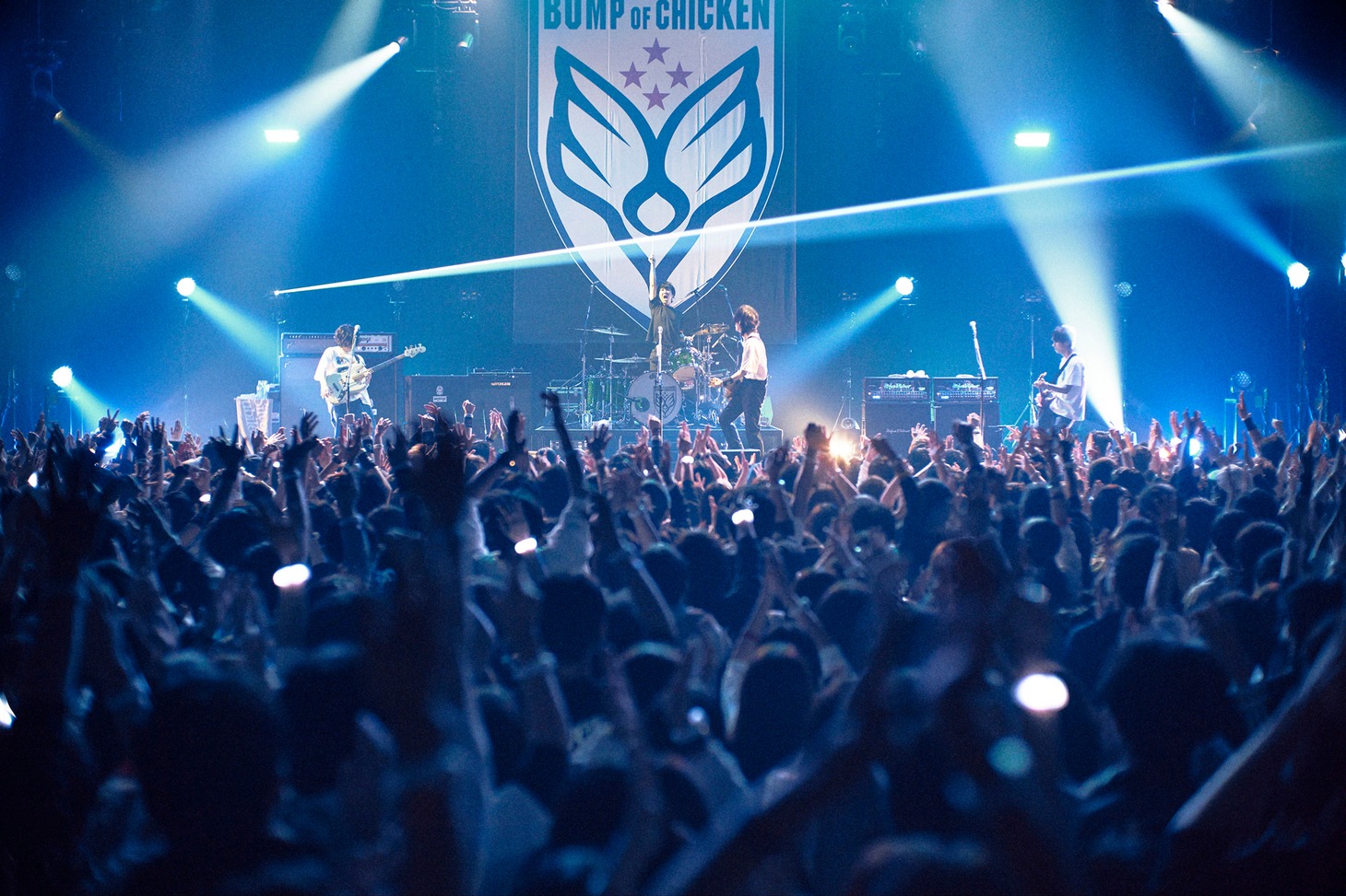 「BUMP OF CHICKEN TOUR 2022 Silver Jubilee」初日公演の様子。（撮影：太田好治）
