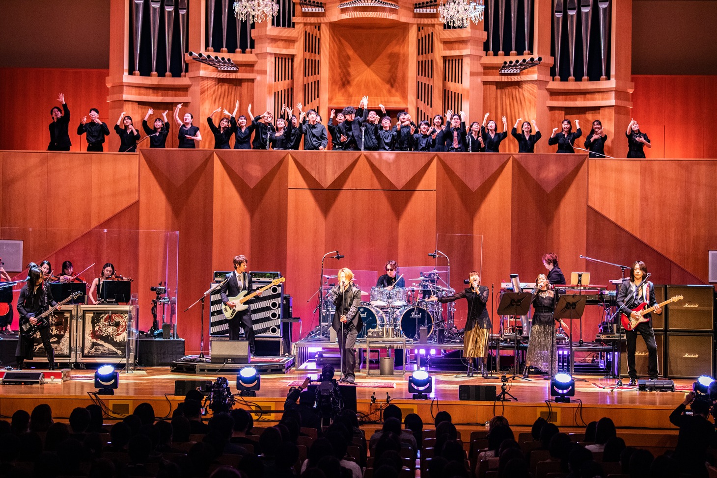 「GLAY Anthology presents -UNITY ROOTS & FAMILY,AWAY 2022-」静岡・アクトシティ浜松 中ホール公演の様子。（撮影：岡田裕介）