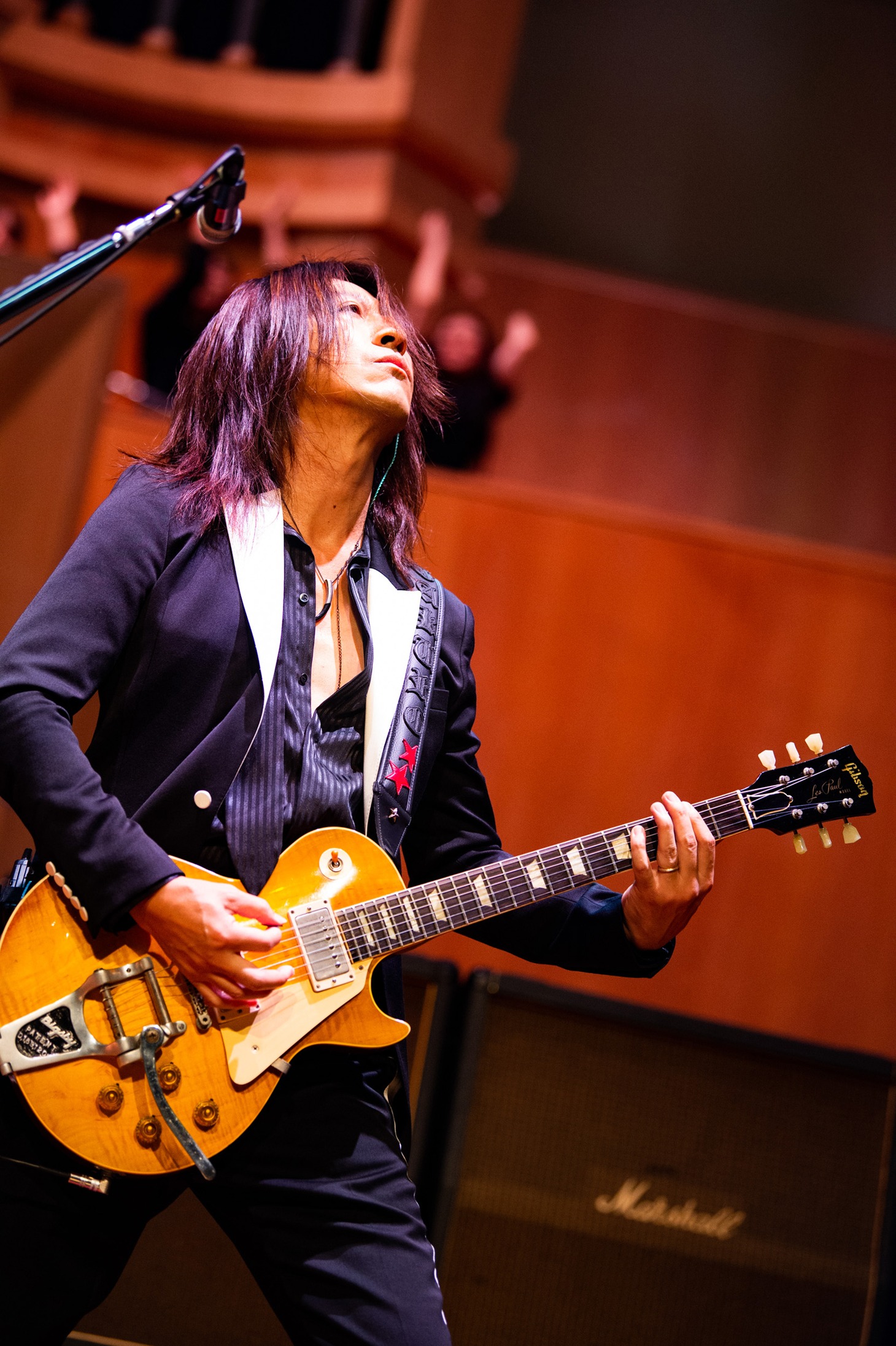 TAKURO（G）（撮影：岡田裕介）