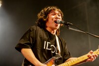 蘇我涼（Vo, G / totemぽぉる）（Photo by Viola Kam［V'z Twinkle］）