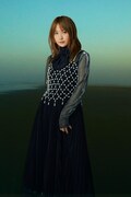 鞘師里保が全国7会場でインストアイベントを開催、12月25日にはクリスマストークショーも