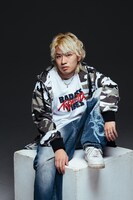 「BADASSVIBES presents TOKYO KIDS」オフィシャルグッズルック写真