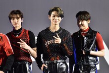 左からSUNGHOON、NI-KI、SUNOO。