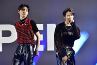 左からSUNGHOON、NI-KI。