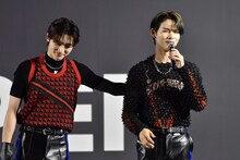 左からSUNGHOON、NI-KI。