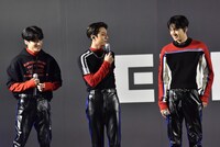 左からJAKE、JAY、HEESEUNG。