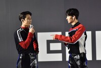 左からJAY、HEESEUNG。