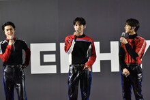 左からJAY、HEESEUNG、JUNGWON。
