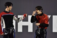 左からHEESEUNG、JUNGWON。