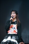 小林歌穂とおそろいのTシャツに着替えた中山莉子。