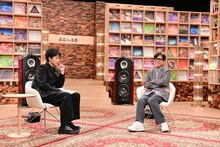 左から大泉洋、藤井フミヤ。（写真提供：NHK）
