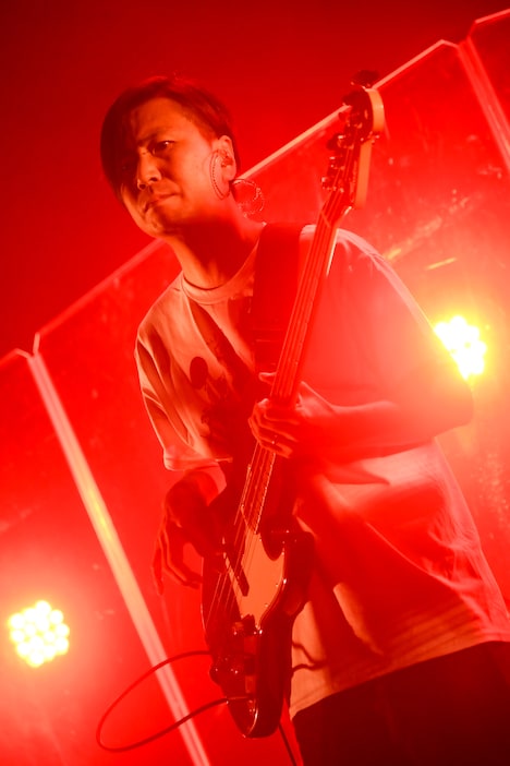 佐藤征史（B）（photo by Masanori Fujikawa）