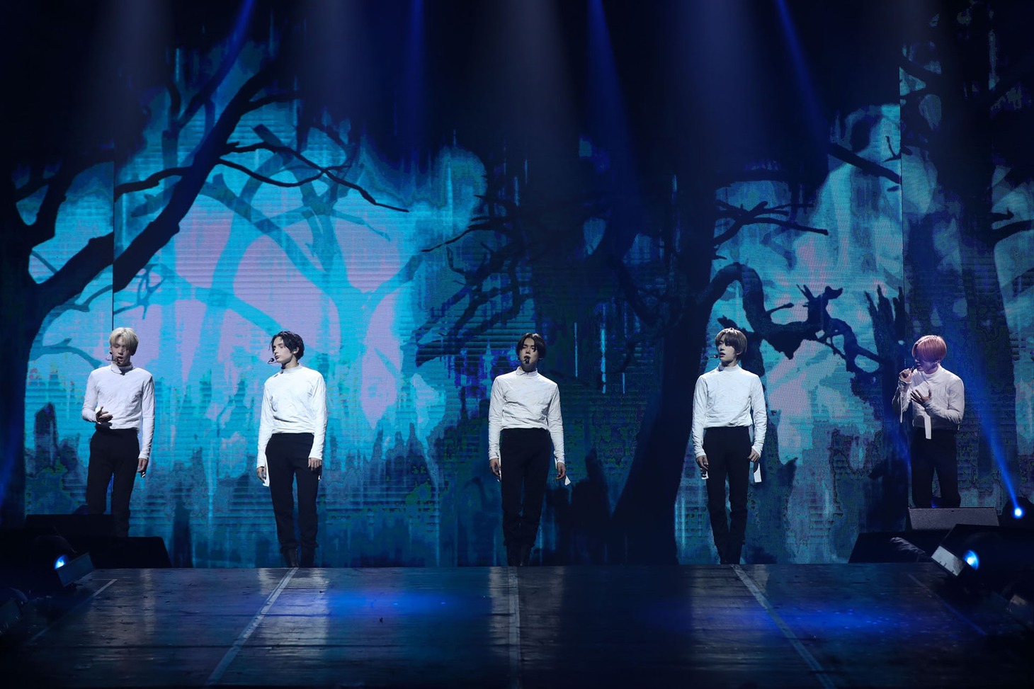「TOMORROW X TOGETHER WORLD TOUR <ACT : LOVE SICK>」より。(P)&(C) BIGHIT MUSIC