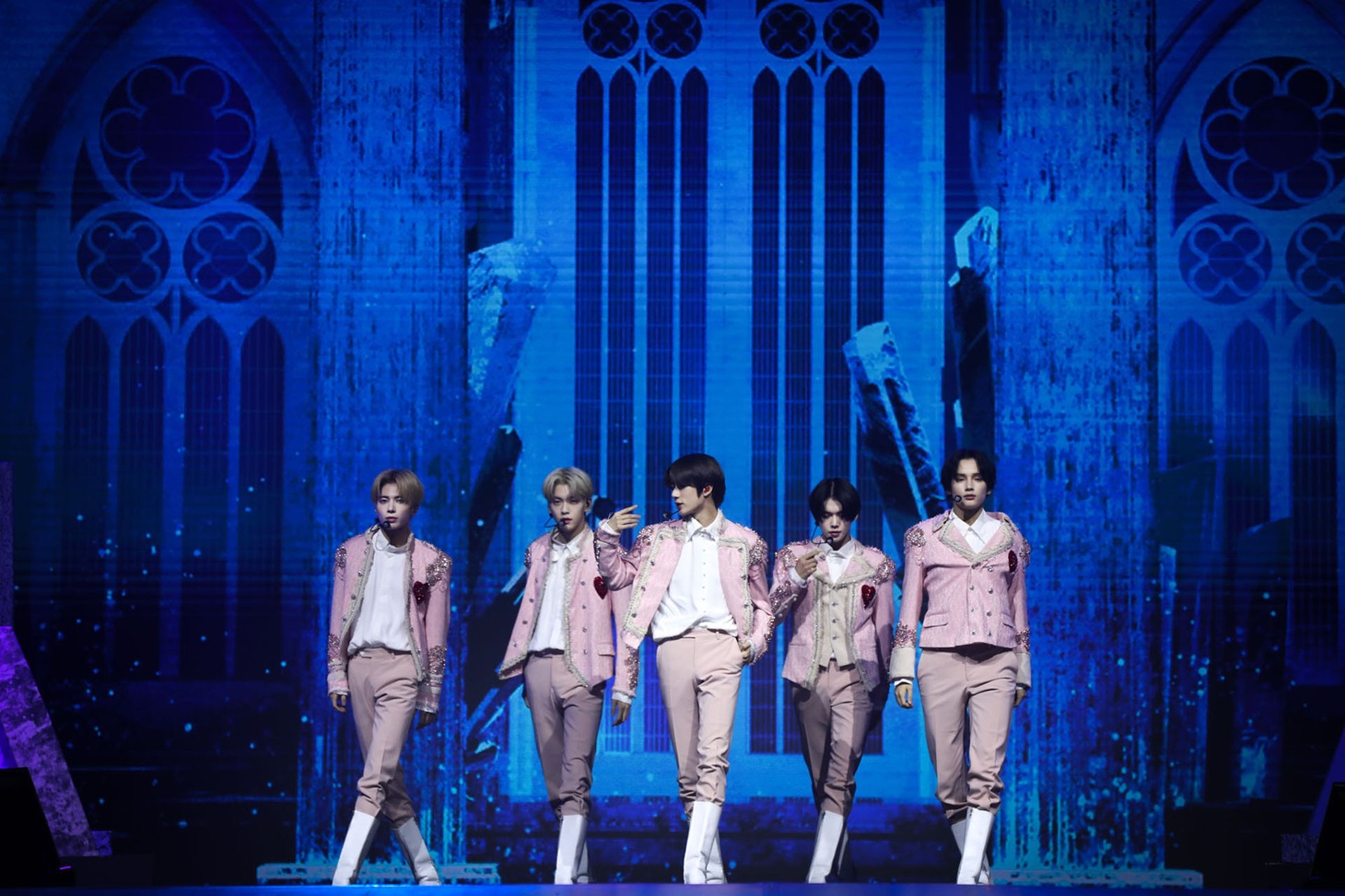 「TOMORROW X TOGETHER WORLD TOUR <ACT : LOVE SICK>」より。(P)&(C) BIGHIT MUSIC