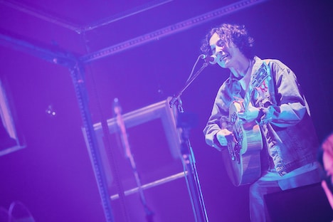 三船雅也（ROTH BART BARON）（撮影：山川哲矢）