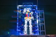 「GUNDAM FACTORY YOKOHAMA」にある実物大の“動くガンダム”。