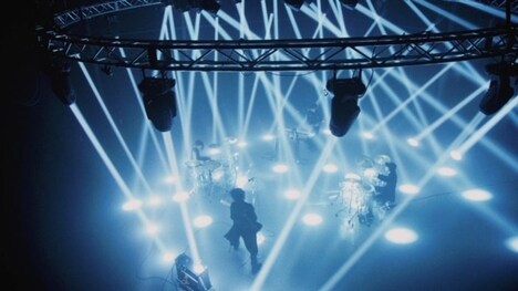 THE SPELLBOUND「すべてがそこにありますように。」ミュージックビデオのワンシーン。