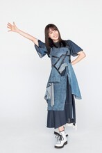 菅井友香（櫻坂46）卒業写真集「大切なもの」より。櫻坂46 2ndシングルカップリング曲「思ったよりも寂しくない」衣装  (c)細居幸次郎 / 集英社