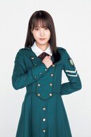 菅井友香（櫻坂46）卒業写真集「大切なもの」より。欅坂46 1stシングル「サイレントマジョリティー」衣装  (c)細居幸次郎 / 集英社