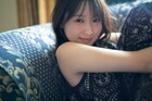 櫻坂46菅井友香の卒業写真集「大切なもの」裏表紙公開、歴代衣装22着に再び袖を通す企画ページ収載