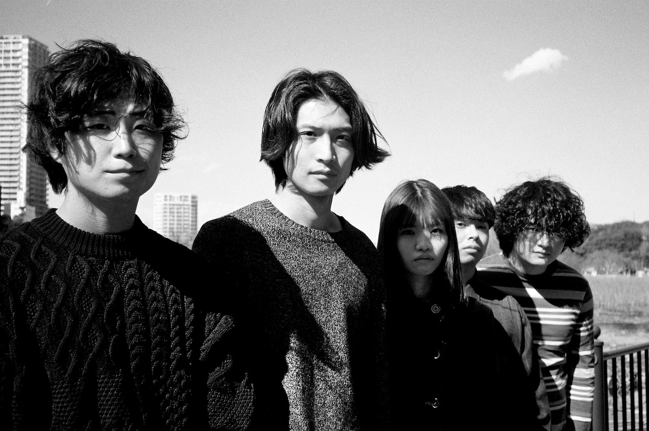 No Buses。右から2人目が市川壱盛（Dr）。