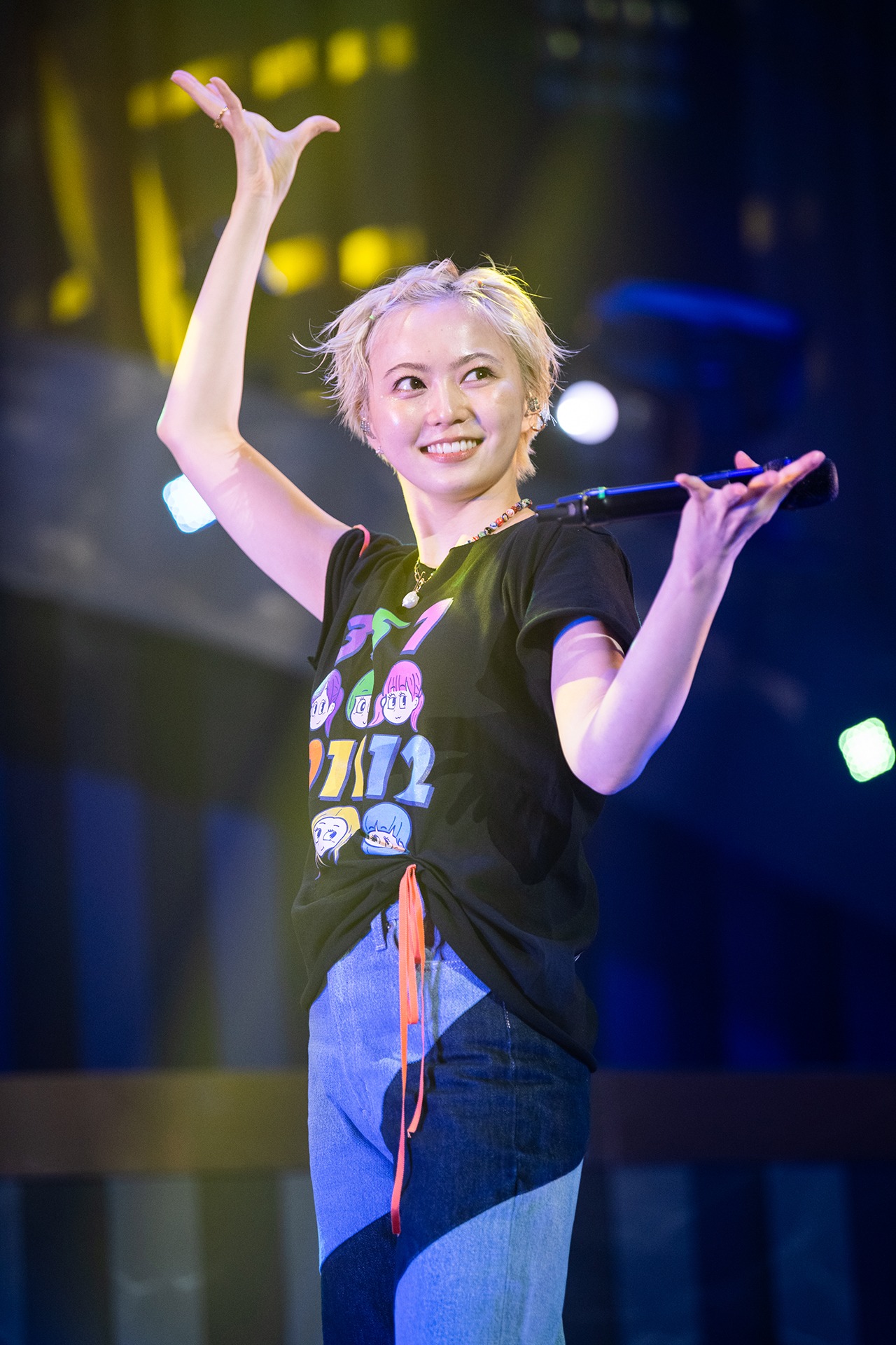 安本彩花