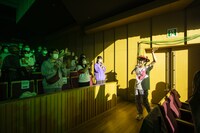 客席に現れた眉村ちあき。（撮影：樋口涼）