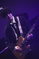 長田カーティス（G）（撮影：鳥居洋介 / 横山マサト）