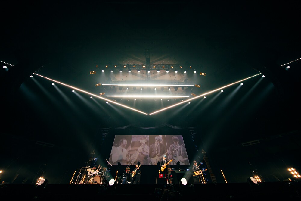indigo la End、全25曲を届けたストイックな初武道館公演