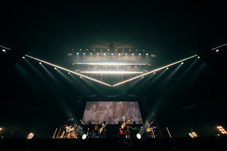 indigo la End「藍」の様子。（撮影：鳥居洋介 / 横山マサト）