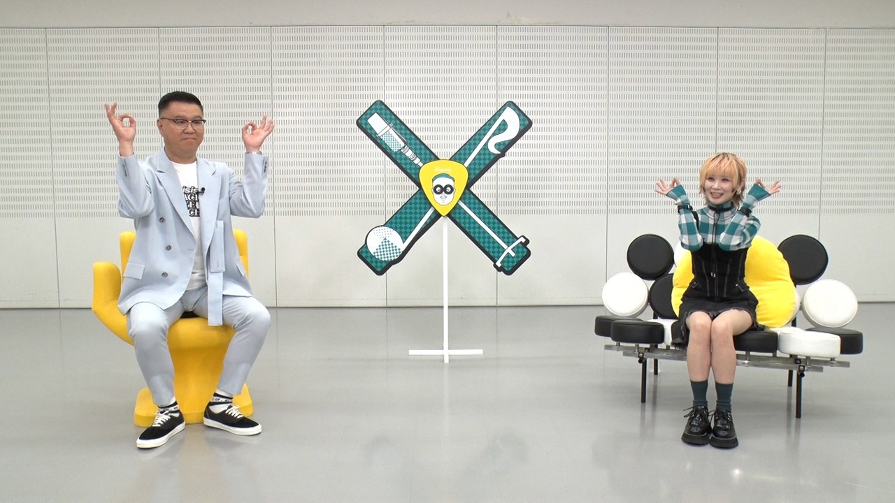 左から長谷川忍（シソンヌ）、Reol。 (c)テレビ朝日