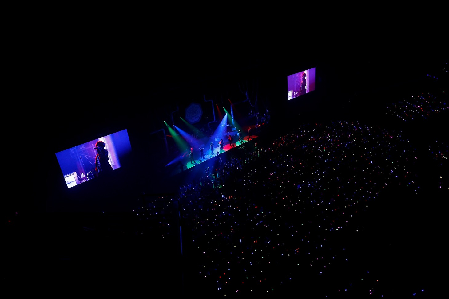 7ORDER「7ORDER LIVE FACTORY～脱色と着色～」東京・東京ガーデンシアター公演の様子。（Photo by Kenji Yamada、GAKUMAEDA、Masanori Naruse）